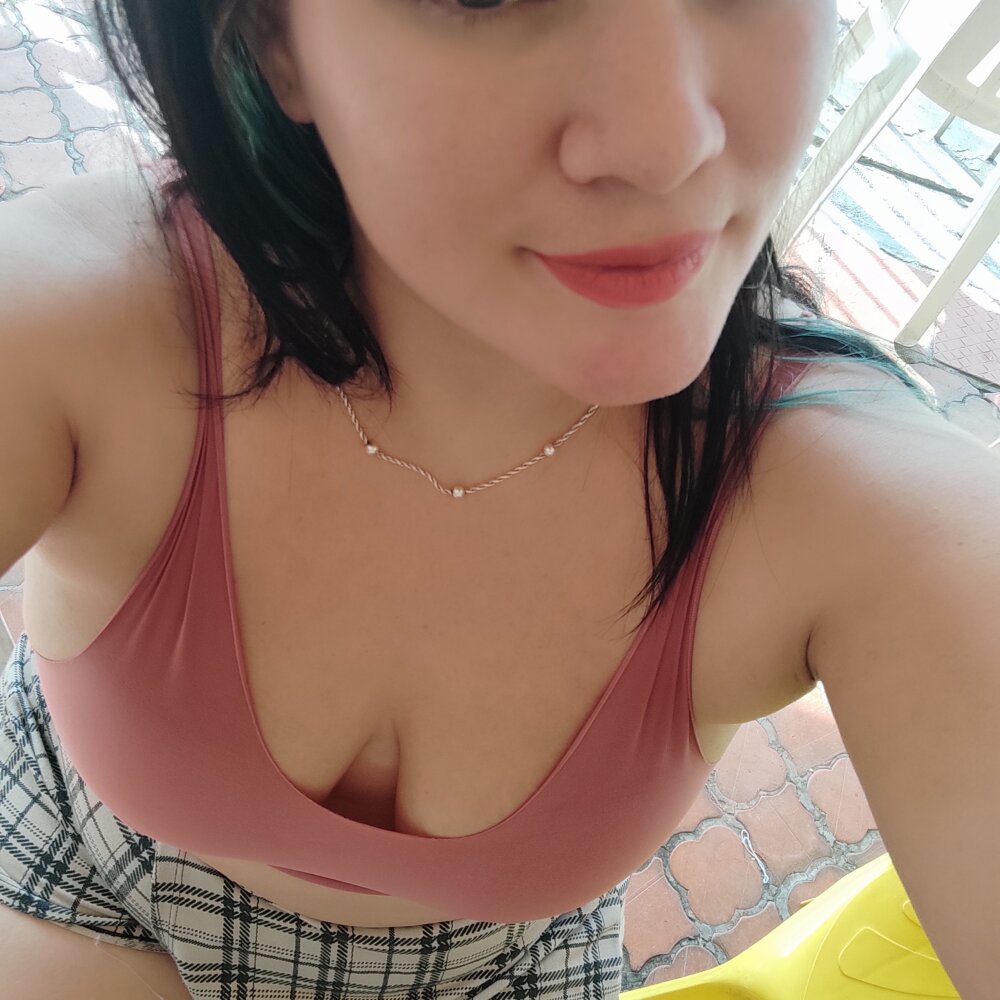 Live sex webcam photo for Marly-Red-Sex #290842921