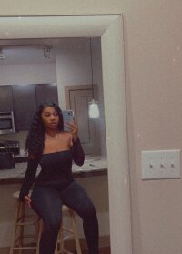 TheePocahontas' Offline XXX Chat