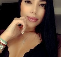 Ariana_mooree's Offline Chat Room