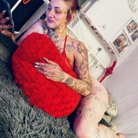 InkedupHarleyqin's Offline Chat Room