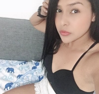 alessandra_wells on StripChat