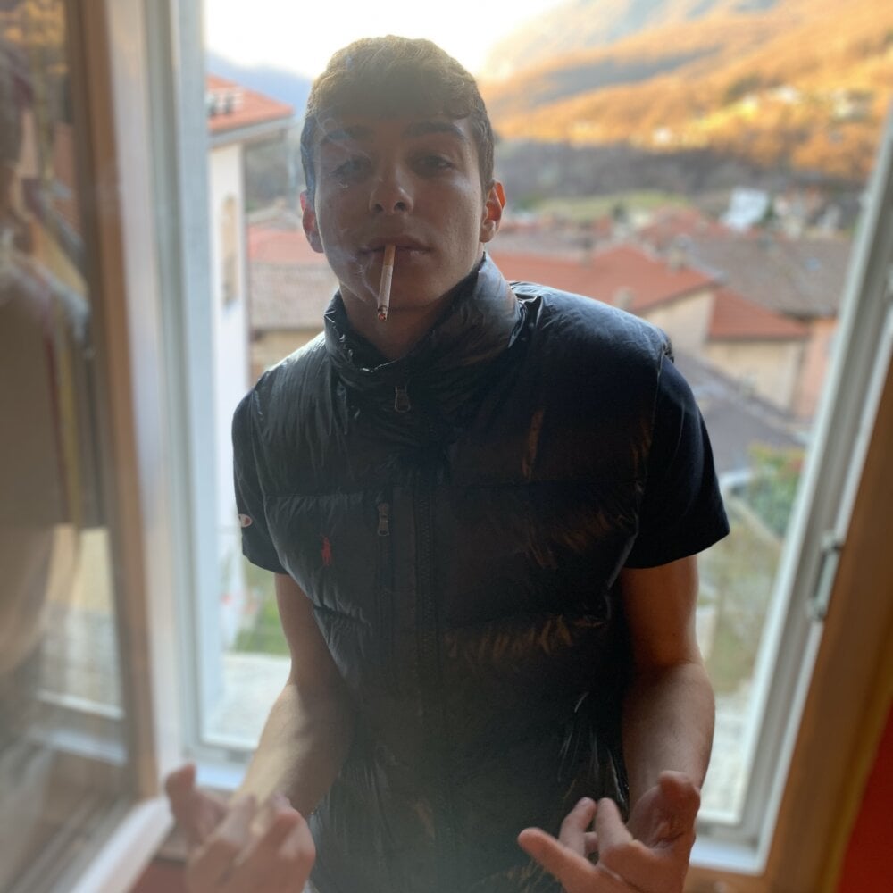 lollo2882 Adlı Modelin Çevrimdışı XXX Sohbeti