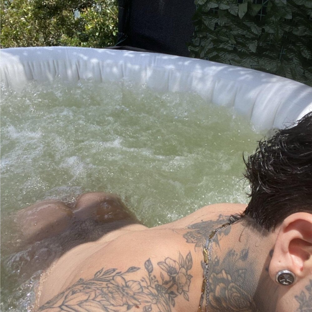 dannystone2 from stripchat