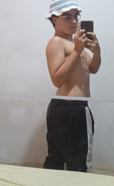 novinho18hotgay Live Cam on StripChat