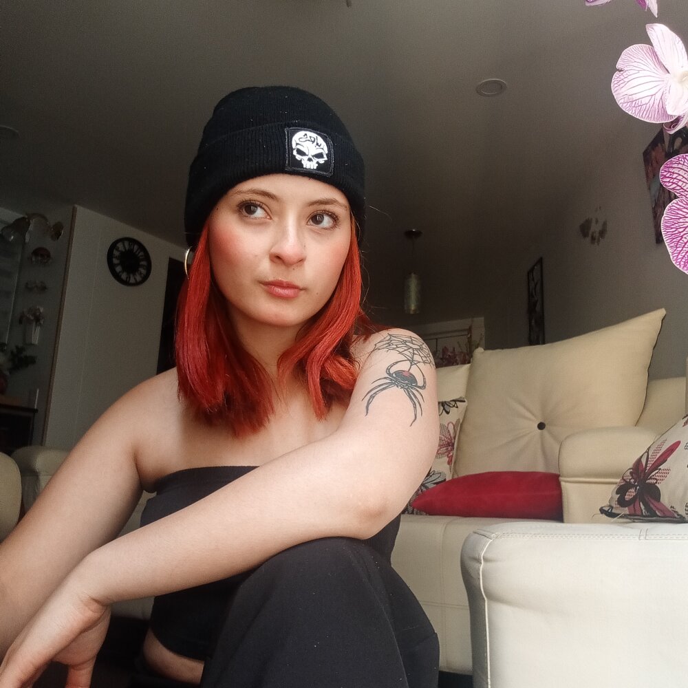 Live sex webcam photo for Oliviaa2305 #290097990