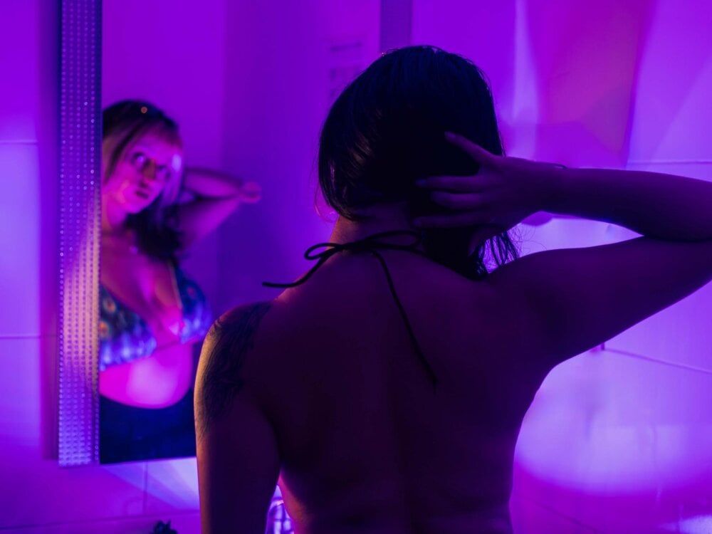 stripchat blueee_cat webcam profile pic via livestrip-joy.com