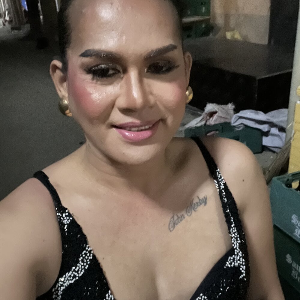 softhearted_sweet from stripchat