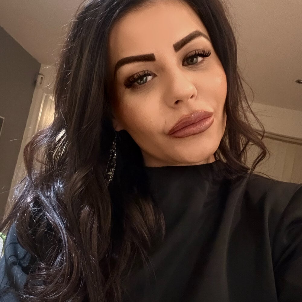 Live sex webcam photo for IsabelaXO #289315033