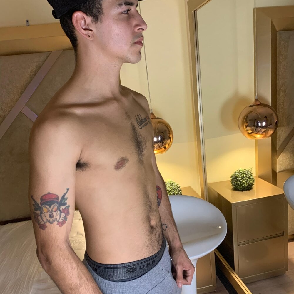 mikemyllers from stripchat