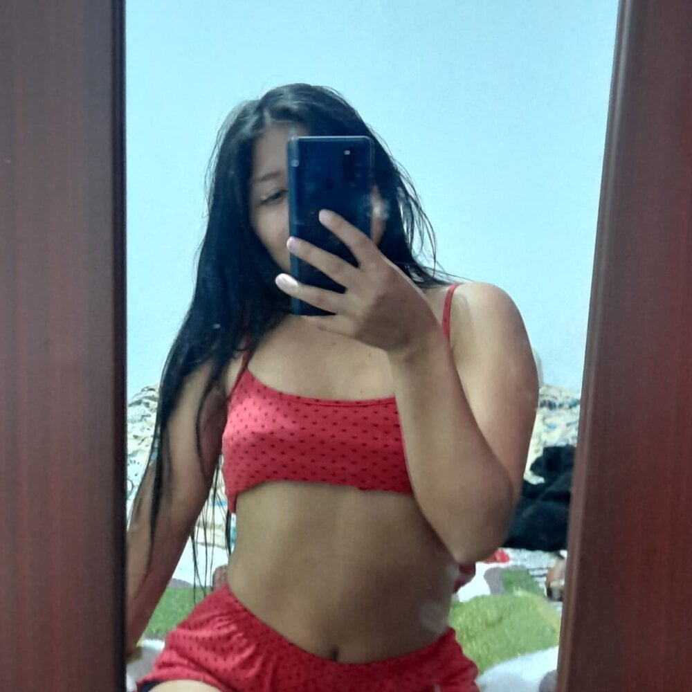 glamcambabes.com jenniferchian livesex profile in the-best-place-in-the-world cams