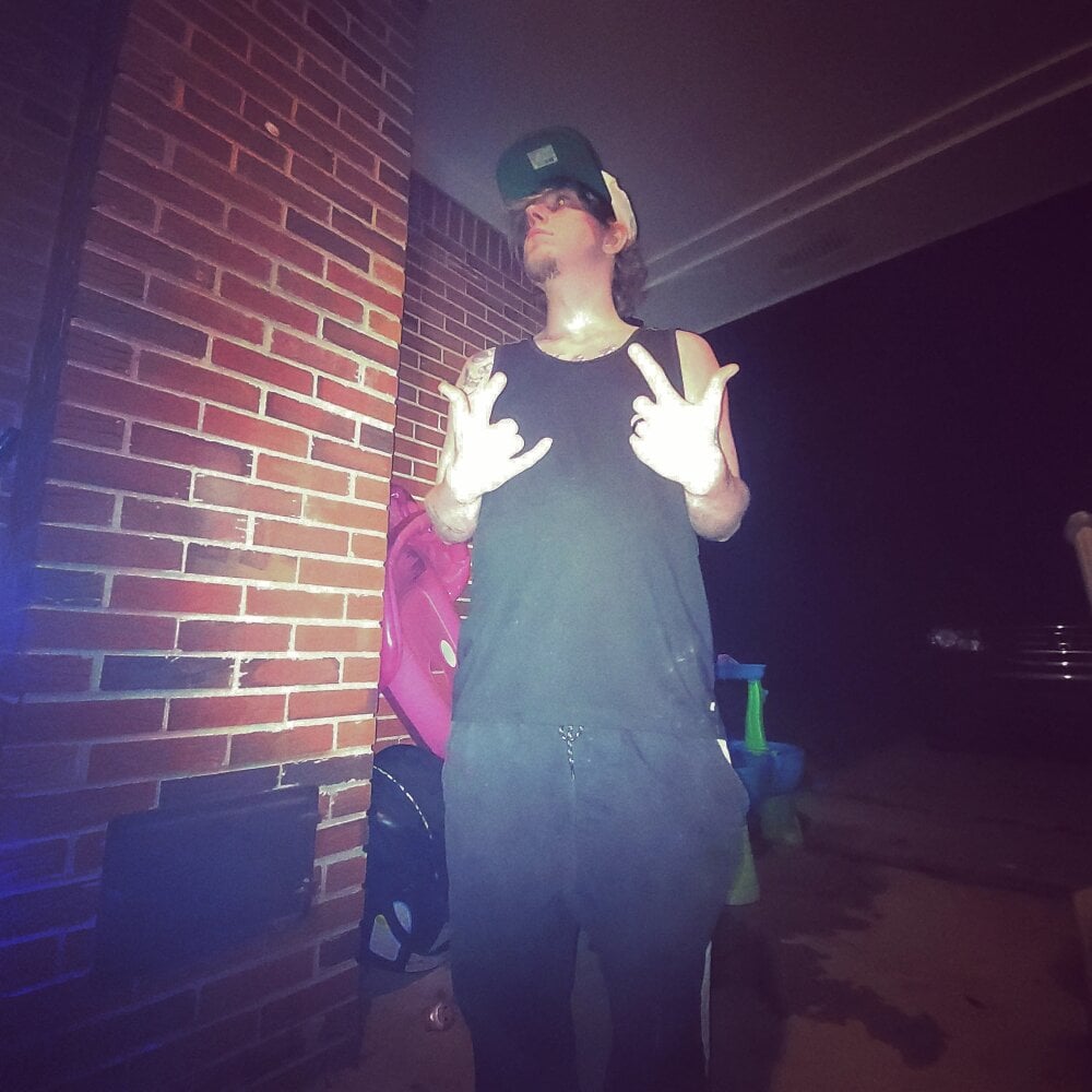 whiteboylove1996 profile