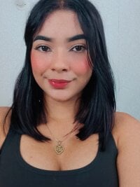 mia_star2 Adlı Modelin Çevrimdışı Sohbet Odası
