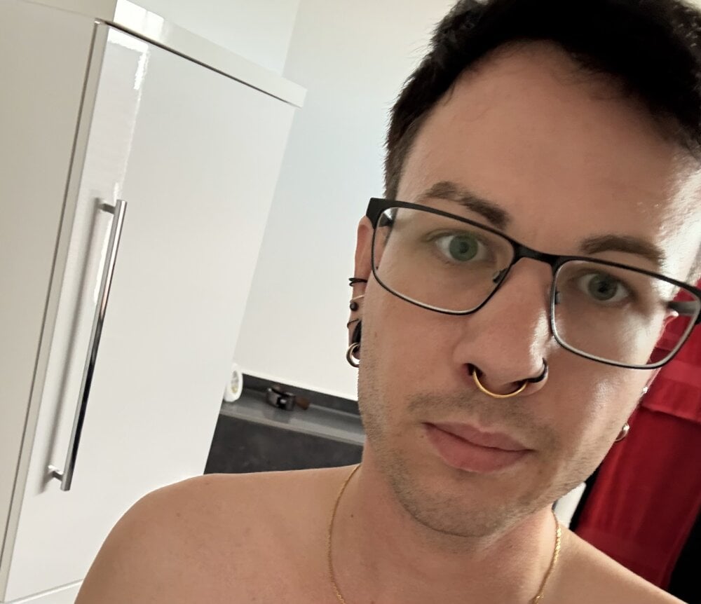 itsme_superluc from stripchat