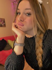 alis_moan17's Offline XXX Chat