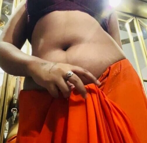 Watch Hotjuli25 live on cam on StripChat