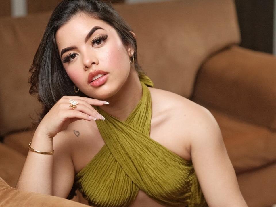 IsabellaFox-1's Offline Chat Room