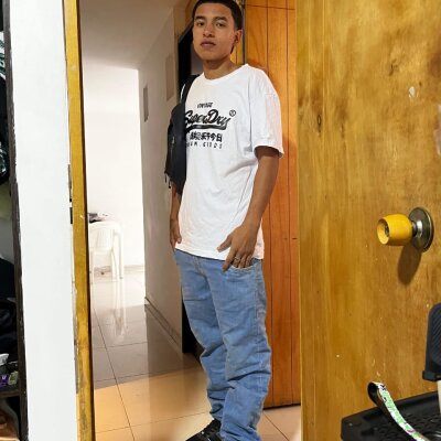 jason_cruz_110 from stripchat