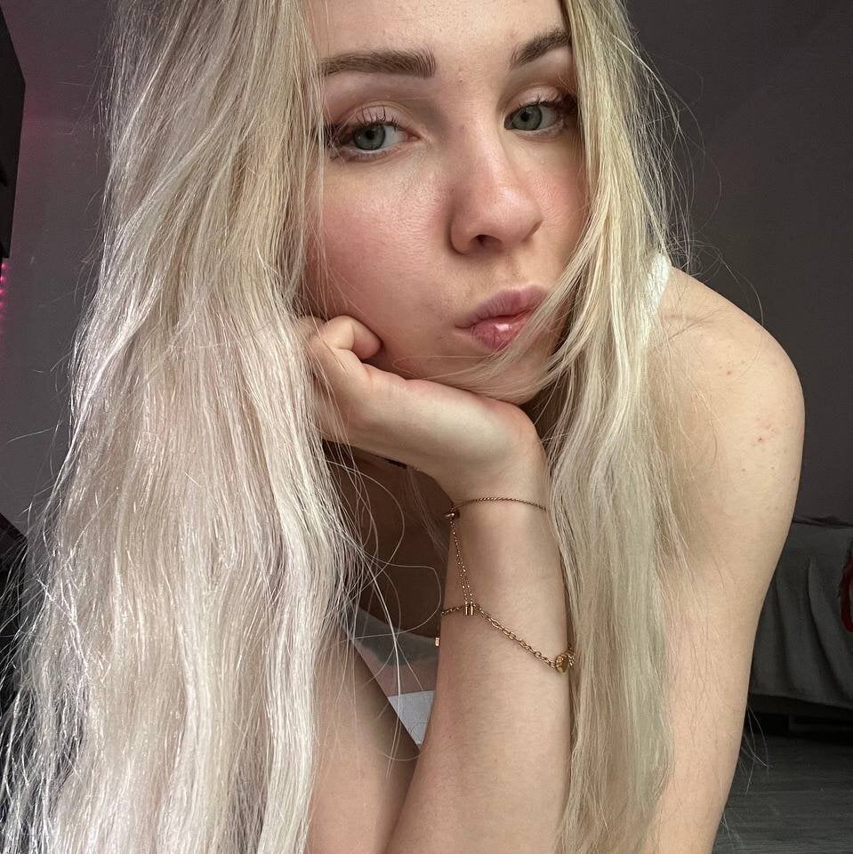 onaircams.com xxxhoneyxx livesex profile in princess-living-in-the-us cams