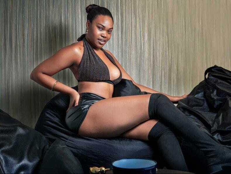 nina-parkerr webcam livesex profile in at-the-garage cams