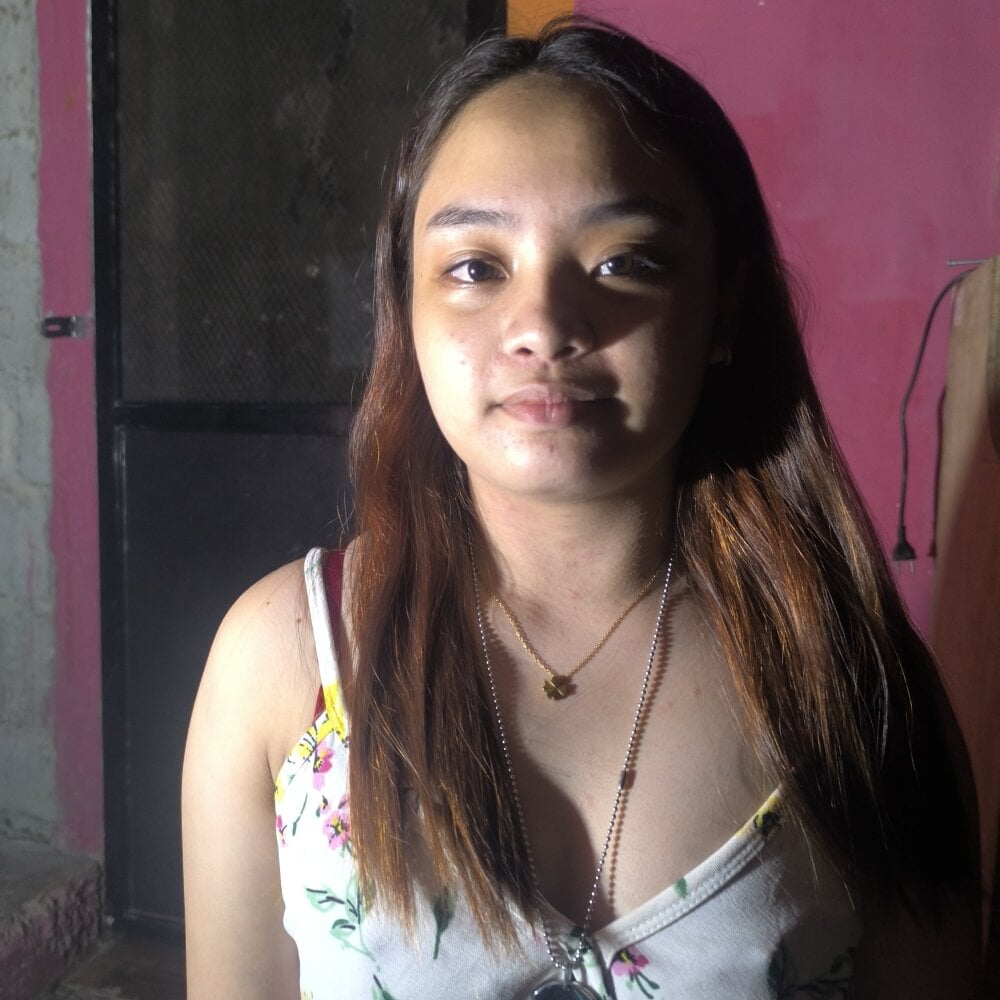 xxx-topcamgirls.com pinayyours18 livesex profile in philippines cams