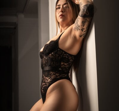 Xara_Shadow - athletic blondes