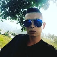 Elputasdeaqui's Offline Chat Room