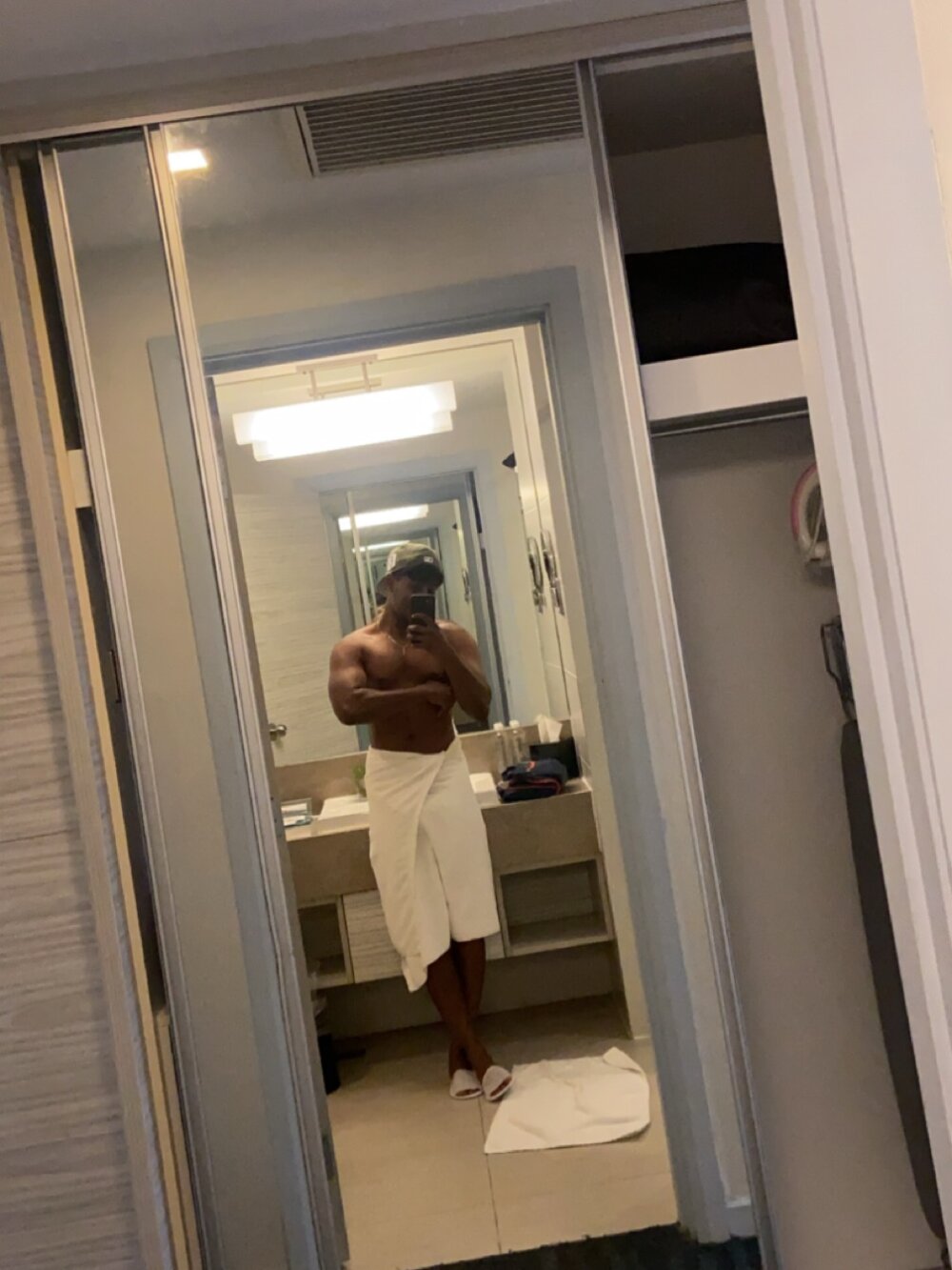 Axel_black10 profile