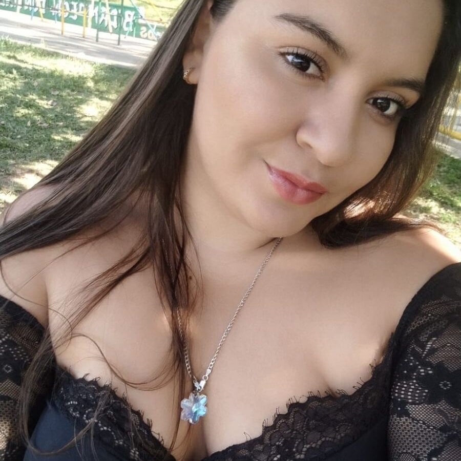 watchgirlcam.com anamontiell1 livesex profile in bisexual cams