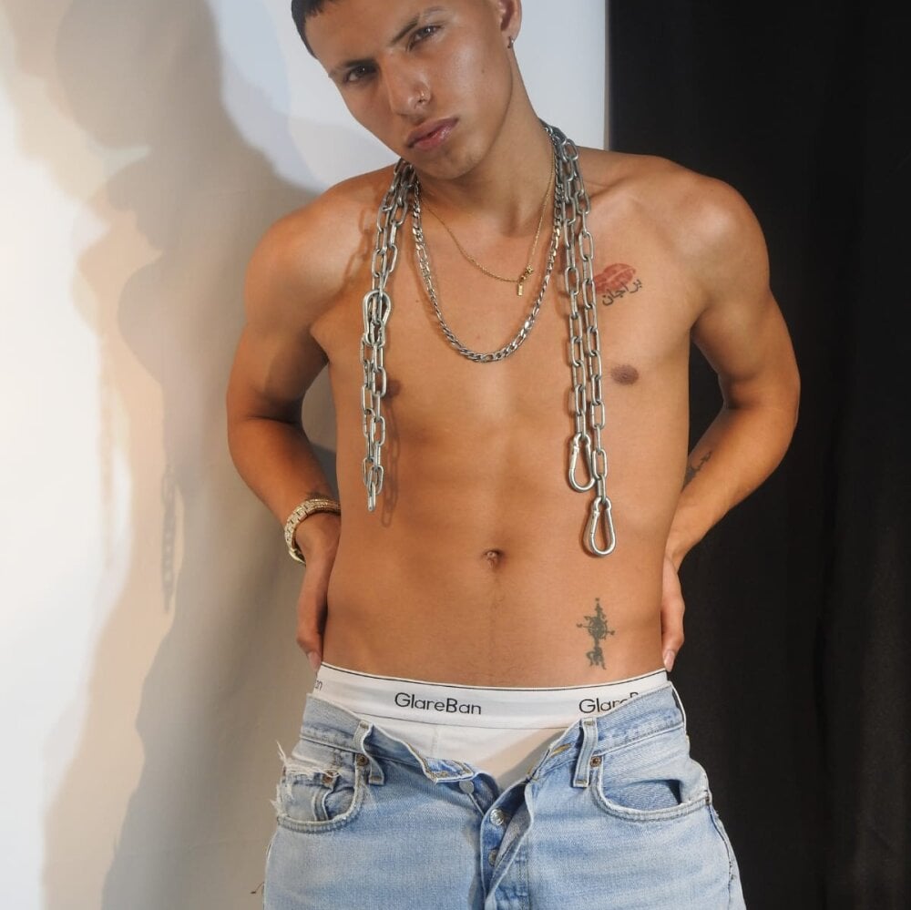 tony69-hot from stripchat