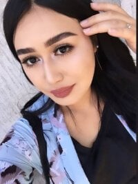 Sofia_hee's Offline Chat Room