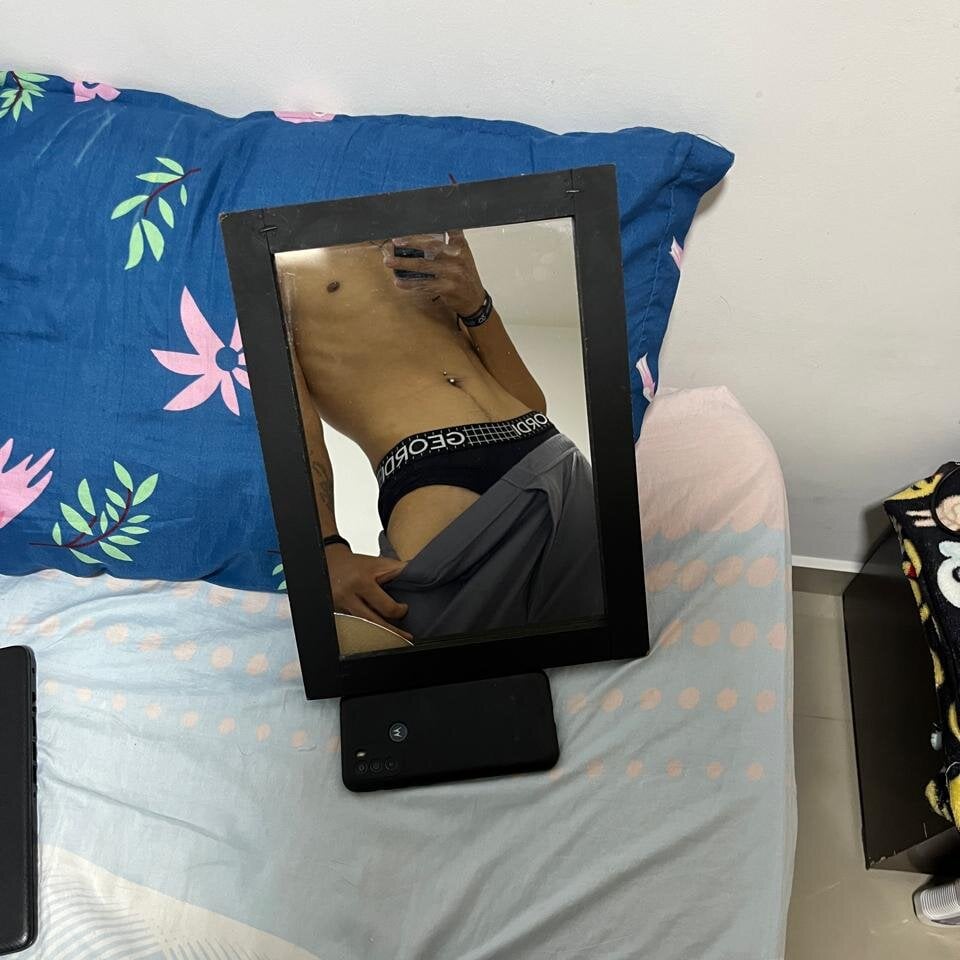alex_jh4 from stripchat