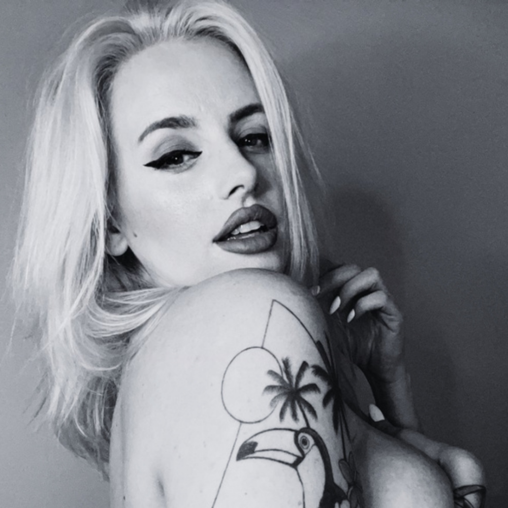 sexcam3d.net maxxx_tv livesex profile in curvy cams