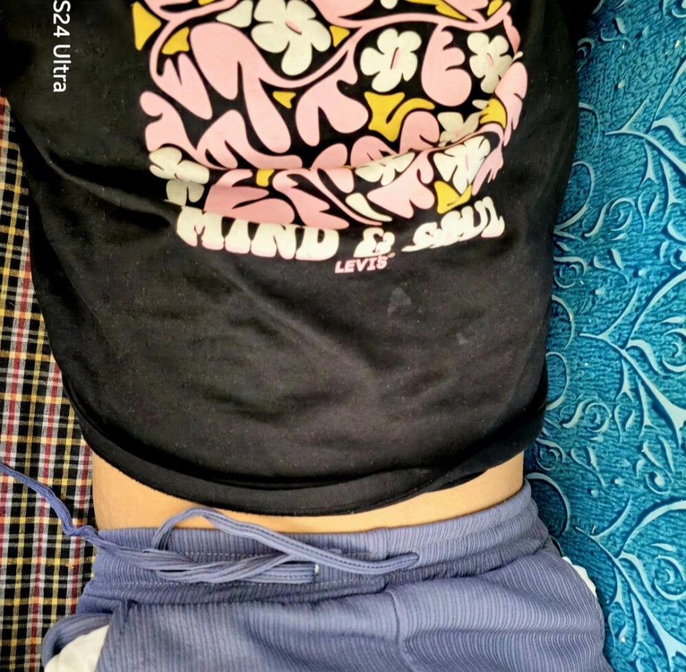 Hot_royalbhabhi live cam model at StripChat
