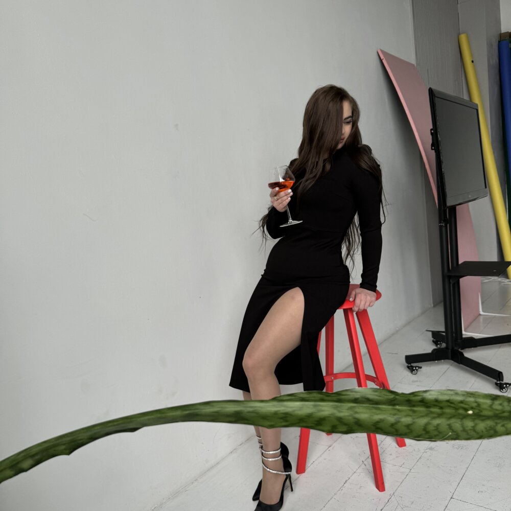 Live sex webcam photo for Essie_Kathrynne #291237724