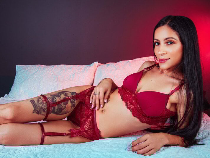 LaraSpark live cam model at StripChat