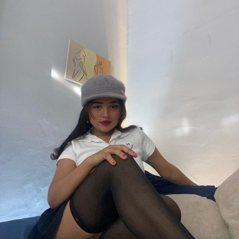 stripchat ladulcemary_ webcam profile pic via watchgirlcam.com