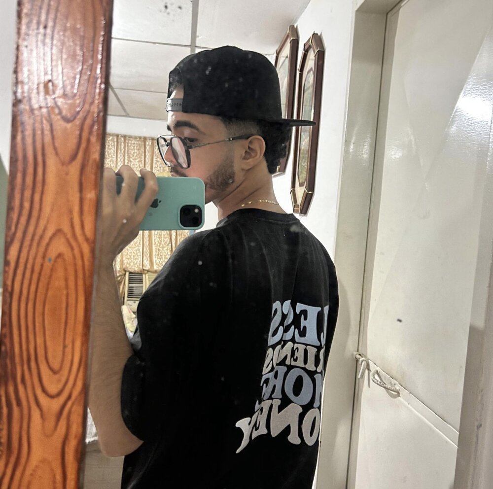 Thomas_boy_'s Offline XXX Chat