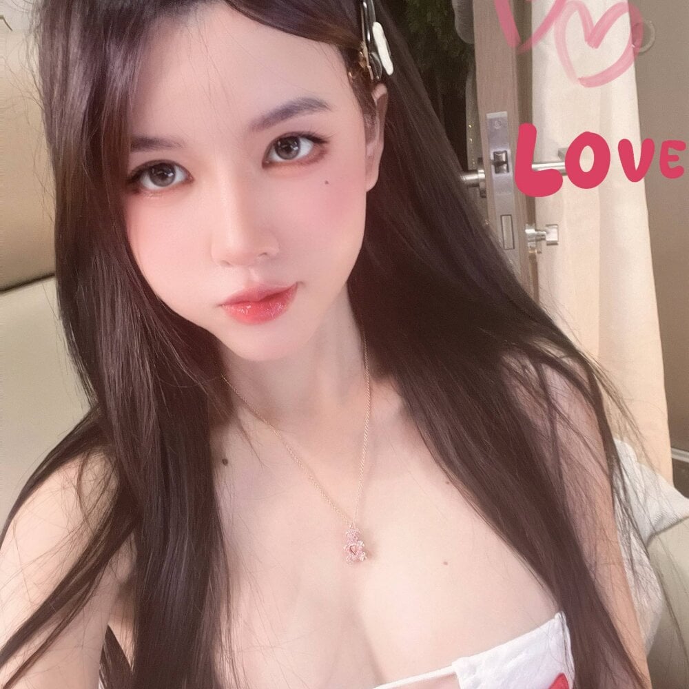 Anniee9's Offline XXX Chat