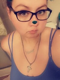 BeckyWithTheGoodHair8's Offline Chat Room