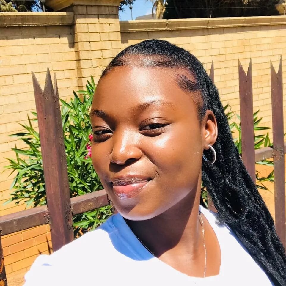 EbonyYoung18 profile