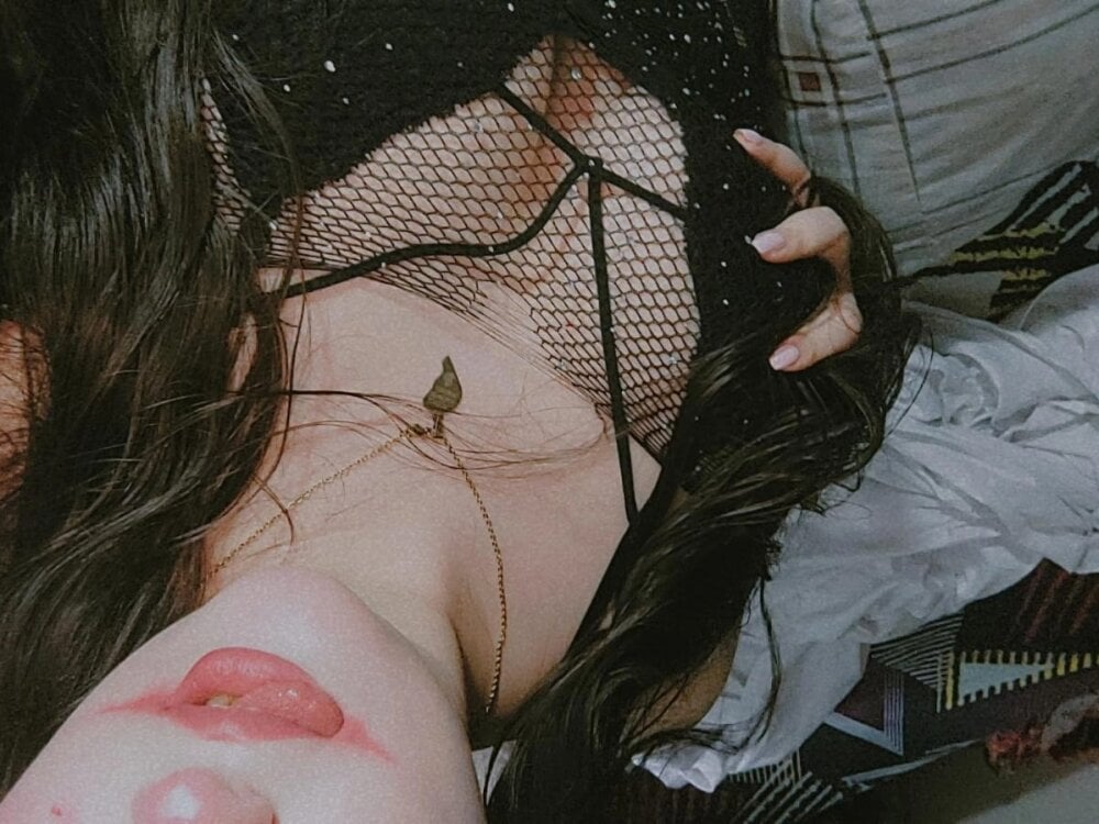 livesex.fan abrilkiara livesex profile in the-city-of-shyness cams