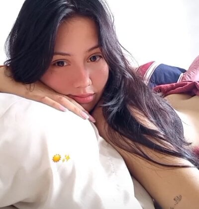 rebecca_collins_ 🕥 online naked webcam