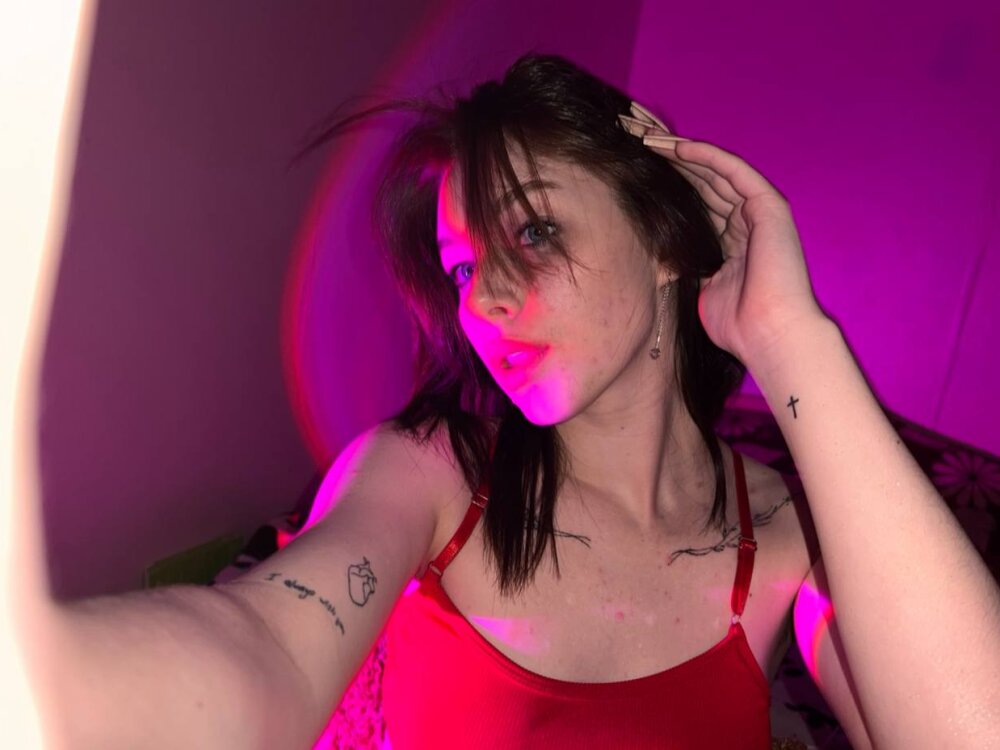 stripchat florrielongbotham webcam profile pic via livesextrans.com