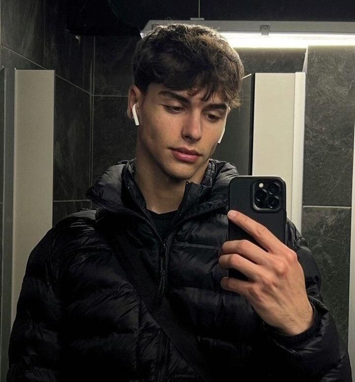 دردشة Akgun002472 الجنسية دون اتصال