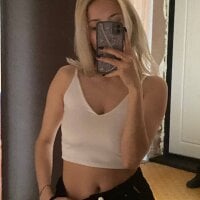 MoireCokroft's Offline Chat Room