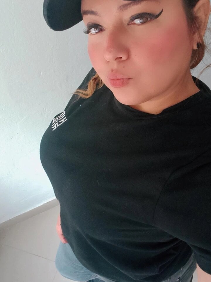 glamcambabes.com carsu10 livesex profile in 435841 cams