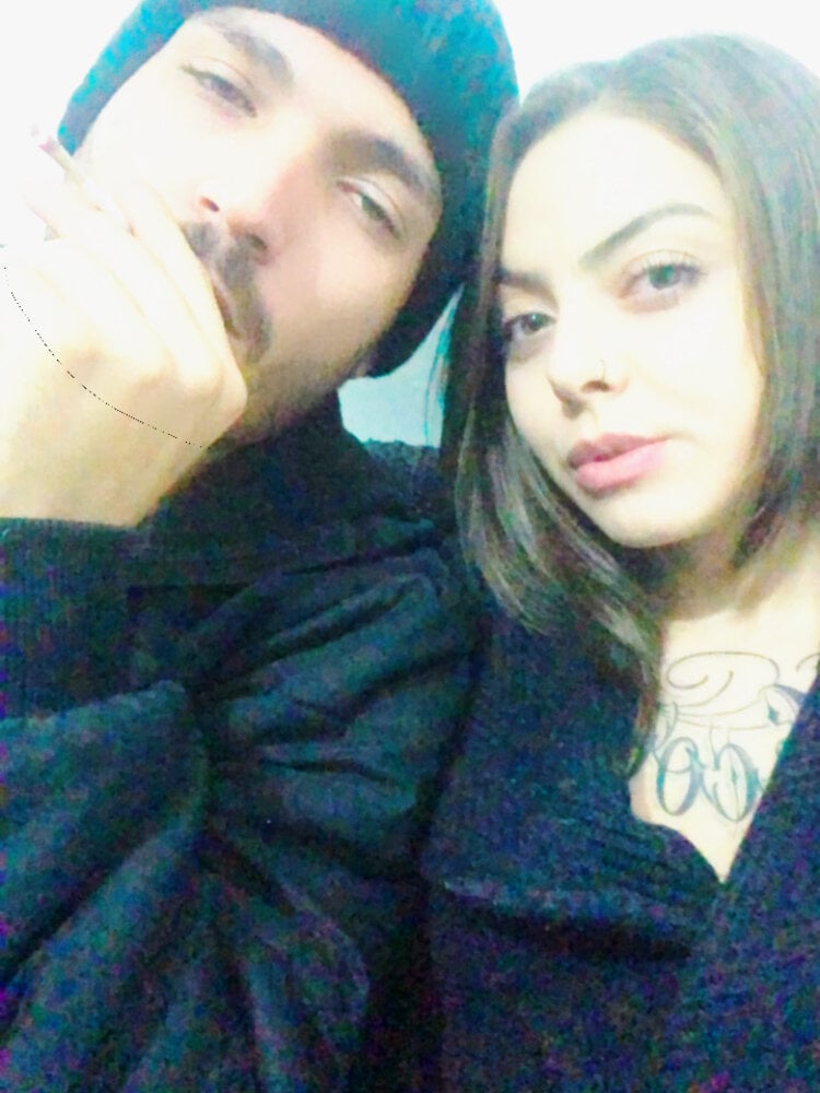 PervertedCouple_'s Offline XXX Chat