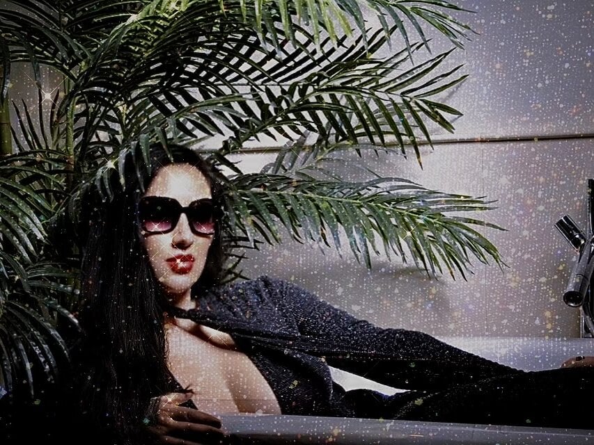 XLucilleX Offline XXX-Chat