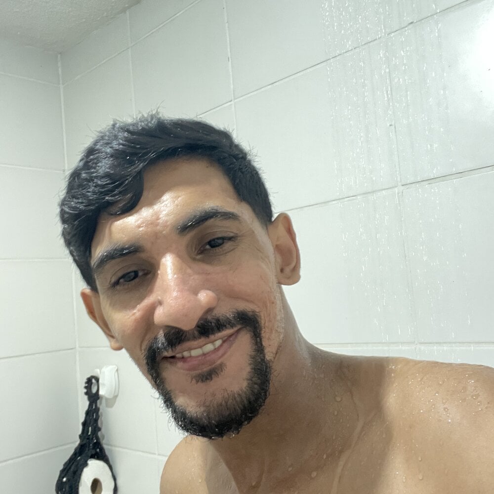 moreno_roludoo from stripchat
