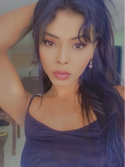 cinnamonsofi from stripchat